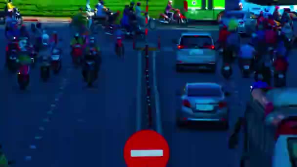 Un timelapse d'embouteillage dans la ville animée de Ho Chi Minh zoom long — Video