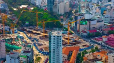 Ho Chi Minh yüksek açılı zoom 'da trafik sıkışıklığı zamanı.