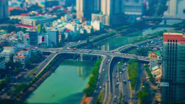 Uma cronologia do engarrafamento em miniatura na movimentada cidade de Ho Chi Minh zoom de alto ângulo — Vídeo de Stock