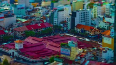 Ho Chi Minh Vietnam 'daki Ben Thanh pazarındaki minyatür caddenin zaman çizelgesi.