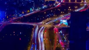 Ho Chi Minh Vietnam 'da gece trafik sıkışıklığı. Yüksek açılı, uzun açılı zoom.