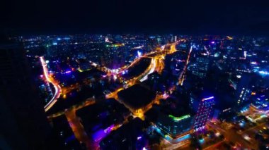 Ho Chi Minh Vietnam 'da gece vakti panoramik trafik sıkışıklığı yüksek açılı geniş açılı çekim eğilimi