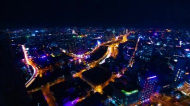 Ho Chi Minh Vietnam 'da gece vakti panoramik trafik sıkışıklığı yüksek açılı geniş açılı zoom