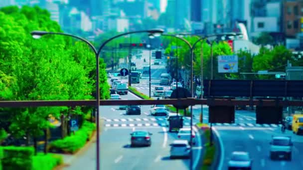 A timelapse of miniature city street at Yasukuni avenue in Tokyo zoom diurno — Vídeo de Stock