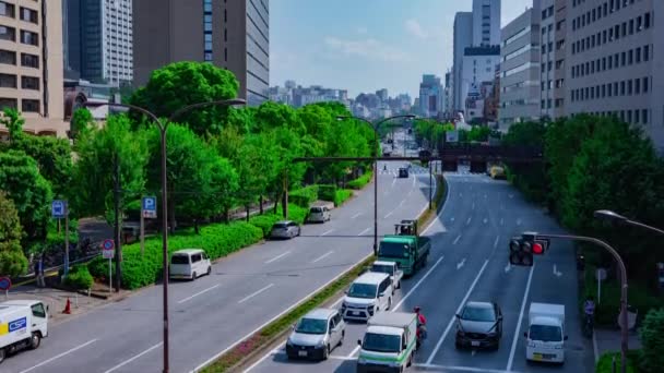 En timelapse av stadens gata på Yasukuni avenyn i Tokyo dagtid bred skott lutning — Stockvideo