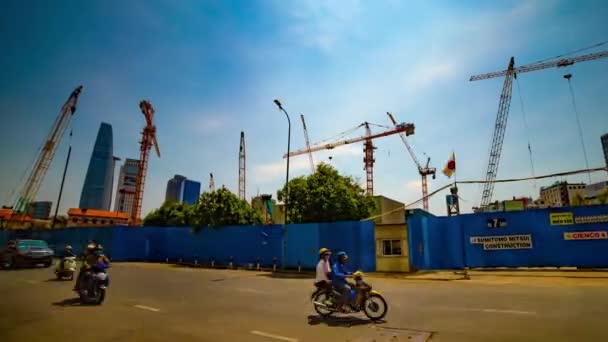 Az időeltolódás daruk a folyamatban lévő építési Ho Chi Minh-szerte lövés zoom — Stock videók