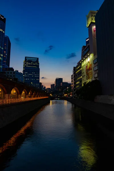 Zmierzch rzeki na Mansei most w Tokio — Zdjęcie stockowe
