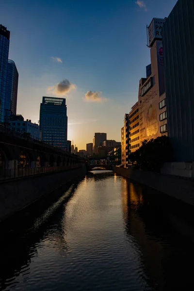 Il fiume a Mansei ponte a Tokyo colpo largo — Foto Stock
