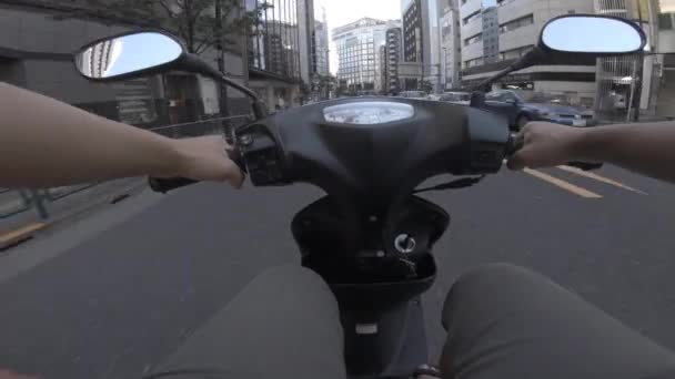 Un punto de vista de conducir en bicicleta en la avenida Meiji en Tokio — Vídeos de Stock