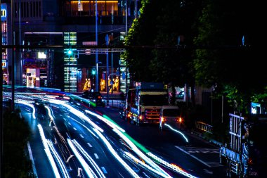 Aoyama 'da bir gece şehir caddesi.