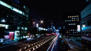 Aoyama 'daki şehir caddesinde bir gece zamanlaması.
