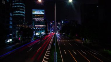 Aoyama 'daki şehir caddesinde bir gece zamanlaması.