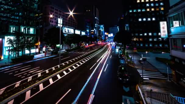 Nocny timelapse miejskiej ulicy miasta w Aoyama szeroka strzał panning — Wideo stockowe