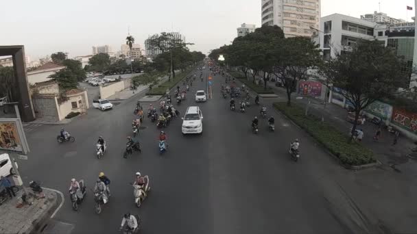 호치민 시내의 교통 정체 현상 — 비디오