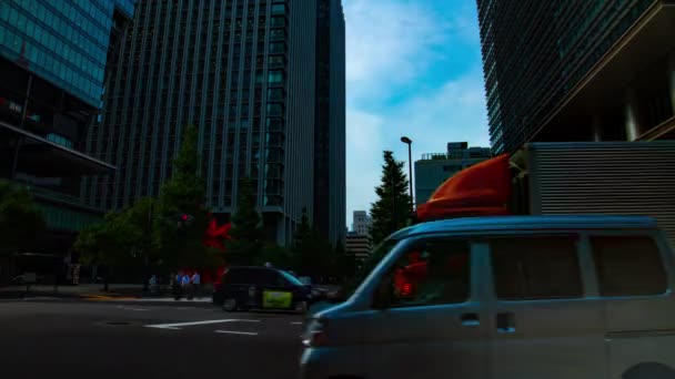 東京のビジネス街での渋滞のタイムラプスワイドショット — ストック動画