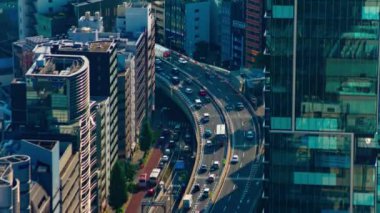 Tokyo kentindeki otoyolun zaman aralığı uzun vadede eğimli.