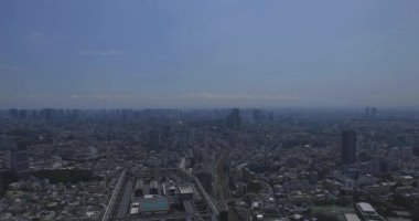 Tokyo yüksek açılı Ebisu bölgesinde panoramik bir şehir manzarası