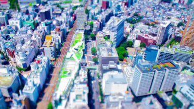 Shibuya Tokyo 'daki Miyashita parkındaki minyatür şehir manzarasının zaman çizelgesi.