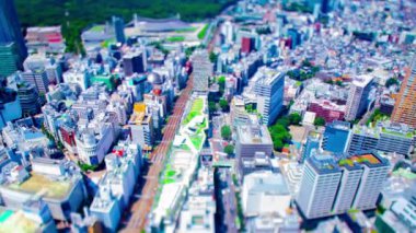 Shibuya Tokyo 'daki Miyashita parkındaki minyatür şehir manzarasının zamanlaması.