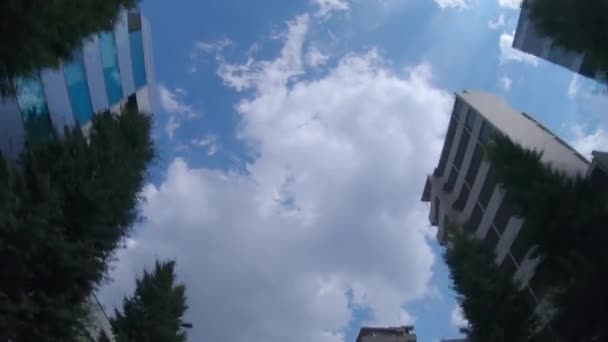 東京の下町の建物の動く街並み｜low angle — ストック動画