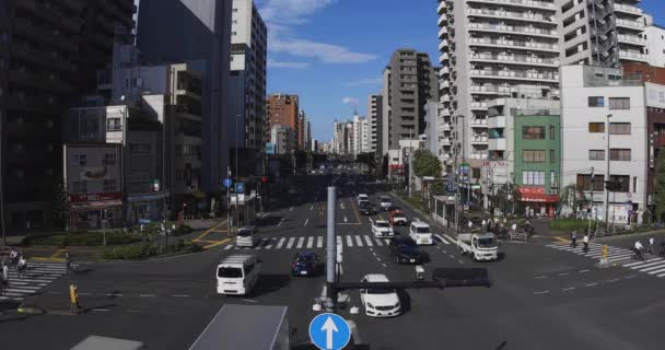 Κυκλοφοριακός δρόμος στο κέντρο του Τόκιο. — Αρχείο Βίντεο