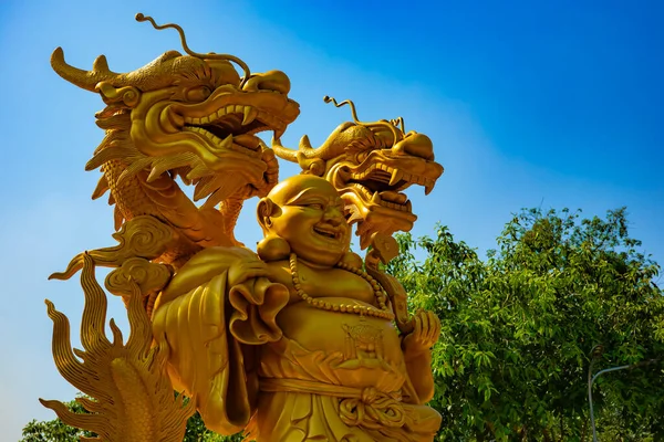 Eine Wächterstatue im Suoi Tien Park in Ho Chi Minh Vietnam — Stockfoto
