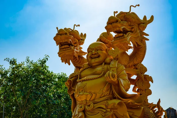 Eine Wächterstatue im Suoi Tien Park in Ho Chi Minh Vietnam — Stockfoto