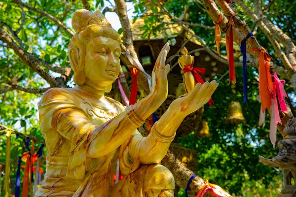 A Guardian statue at Suoi Tien park in Ho Chi Minh Vietnam — Stock Photo, Image