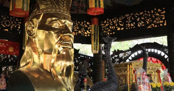 Une statue de bouddhisme au parc Suoi Tien à Ho Chi Minh Vietnam — Video