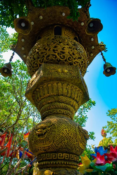 Uma lanterna no parque Suoi Tien em Ho Chi Minh Vietnã — Fotografia de Stock