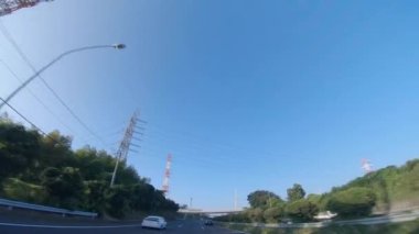 Japonya 'daki otoyolun alçak açılı bir görüntüsü.