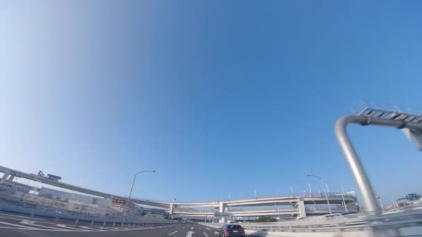 Una toma POV de la carretera en Japón por ángulo bajo — Vídeo de stock