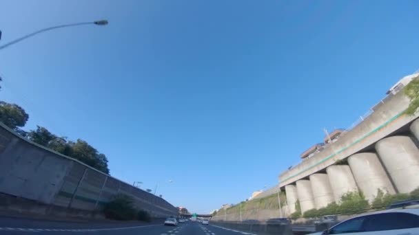 ПОВ "ЯЗКА автостради в Японії під низьким кутом — стокове відео