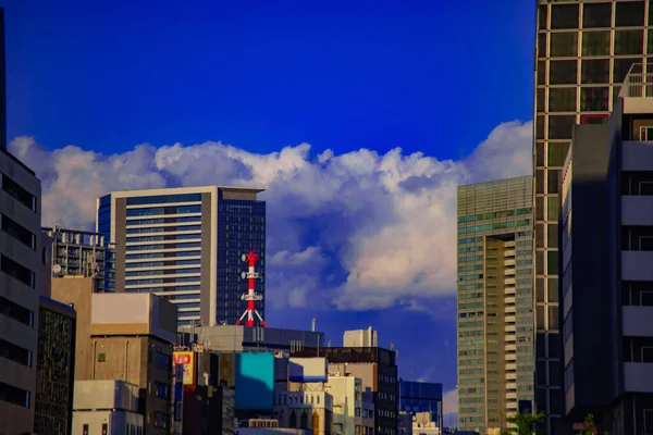 Een stadsgezicht in de buurt van het gebouw in Tokio — Stockfoto