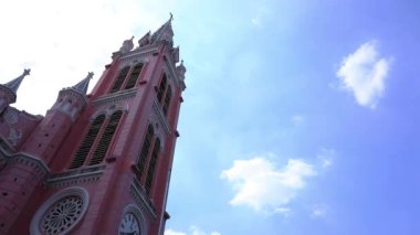 Ho Chi Minh 'deki Tan Dinh kilisesinde pembe bir kilise.