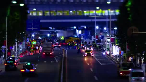 Az éjszakai időeltolódás a miniatűr városi utcában Shibuya Tokyo tiltshift panning — Stock videók