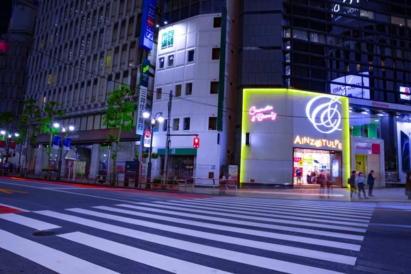 Eine nächtliche Neonstadt in Shibuya Tokyo Weitwinkelaufnahme — Stockfoto