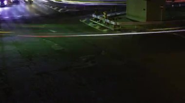 Takashimadaira Tokyo 'daki üst geçidin altındaki trafik sıkışıklığının gece vakti. Yüksek kalite 4K görüntü. Itabashi bölgesi Takashimadaira Tokyo 08.05.2025 Tokyo 'nun merkezidir.. 