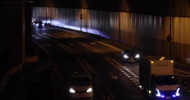 Tokyo 'daki şehir üst geçidinin altında bir trafik sıkışıklığı şehri. Yüksek kalite 4K görüntü. Itabashi bölgesi Takashimadaira Tokyo 08.05.2025 Tokyo 'nun merkezidir.. 