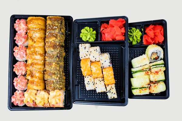 Δημοφιλή ασιατική ρολά μεσημεριανό γεύμα σειρά στο σπίτι σε απευθείας σύνδεση — Φωτογραφία Αρχείου
