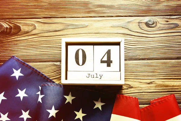 Retro Tyyli Amerikan Lippu Puinen Kuutio Kalenteri Heinäkuu Usa Itsenäisyyspäivä — kuvapankkivalokuva