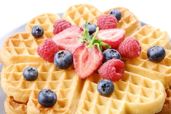 Herzförmige Belgische Waffeln Mit Einer Mischung Aus Verschiedenen Beeren Erdbeeren — Stockfoto