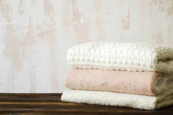 Kilka Swetry Dzianiny Ciepły Pastelowy Kolor Wzory Dziewiarskie Różnych Składany — Zdjęcie stockowe