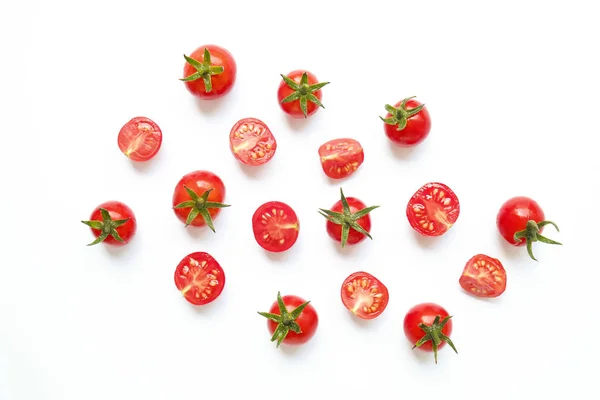 Bando Belos Tomates Cereja Vermelhos Orgânicos Suculentos Inteiros Cortados Pela — Fotografia de Stock