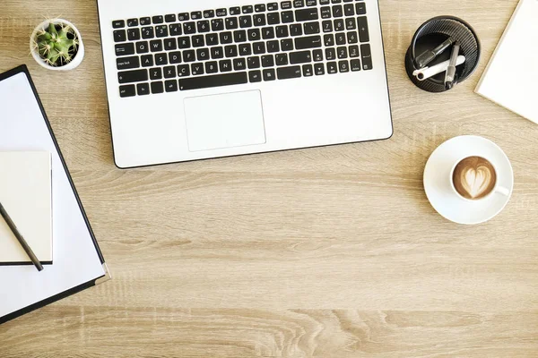 Redacción Plana Minimalista Con Teclado Computadora Portátil Blanco Negro Taza — Foto de Stock