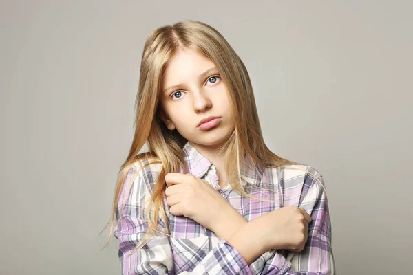 Nahaufnahme Porträt Der Schönen Teenagerin Mit Traurig Deprimiertem Gesichtsausdruck Hübsche — Stockfoto