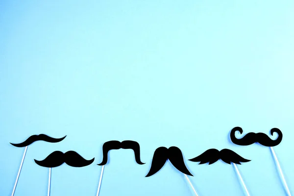 Movember kavramı. Yıllık olay içeren bıyığını büyüyen ve erkek sağlığı sorunları ve prostat kanseri bilincini artırmak için Kasım ayında sırasında sakal. Arka plan, yakın çekim, uzay, düz yatıyordu kopya.