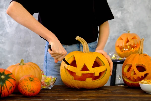 Close Young Woman Carving Jack Lattern Ripe Orange Pumpkin Knife — Stock Photo, Image