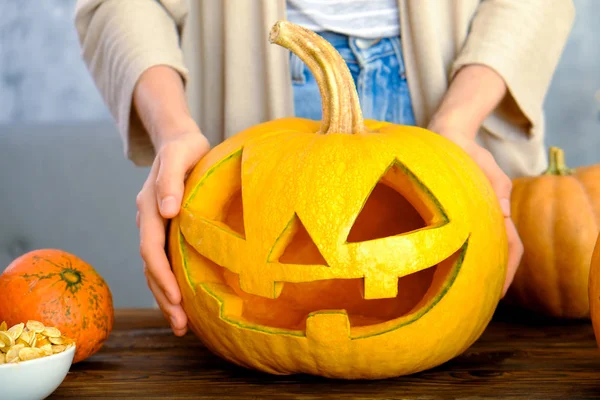 Close Young Woman Carving Jack Lattern Ripe Orange Pumpkin Knife — Stock Photo, Image