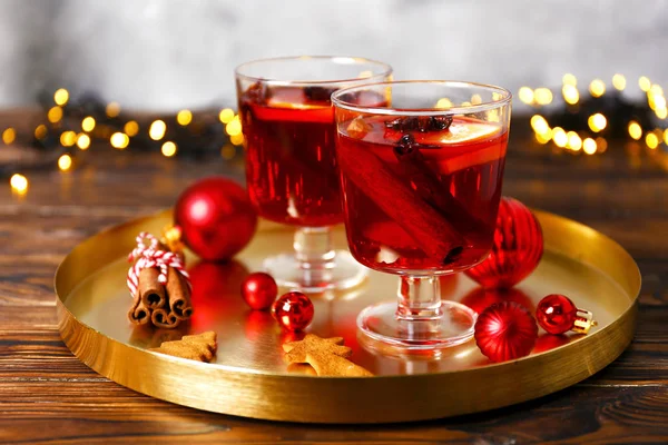Composição Natal Com Vinho Quente Com Seus Ingredientes Especiarias Mesa — Fotografia de Stock